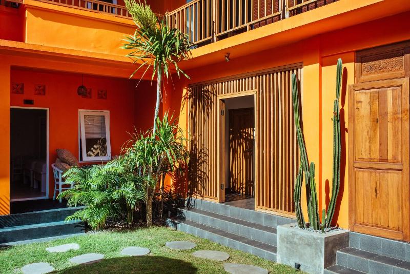 فندق The Room Padang Padang