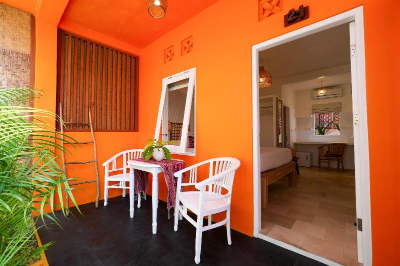 فندق The Room Padang Padang