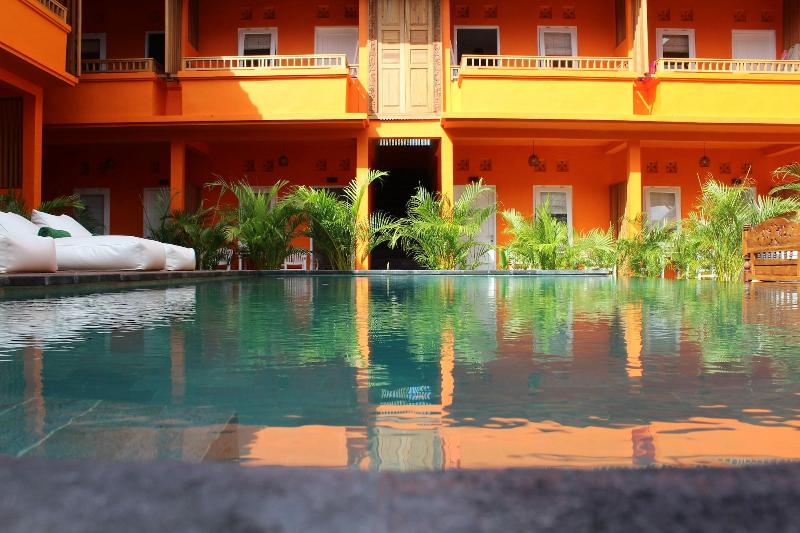 فندق The Room Padang Padang