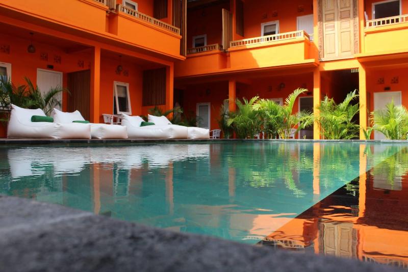 فندق The Room Padang Padang