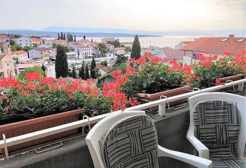 بنسيون Guesthouse Cecilia