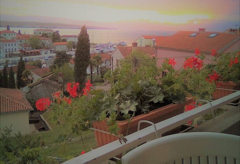 بنسيون Guesthouse Cecilia