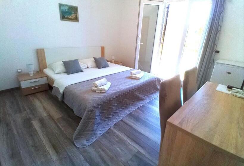 بنسيون Guesthouse Cecilia