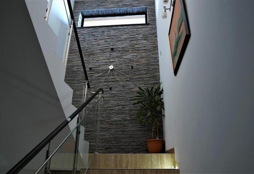 פנסיון Indeep Club