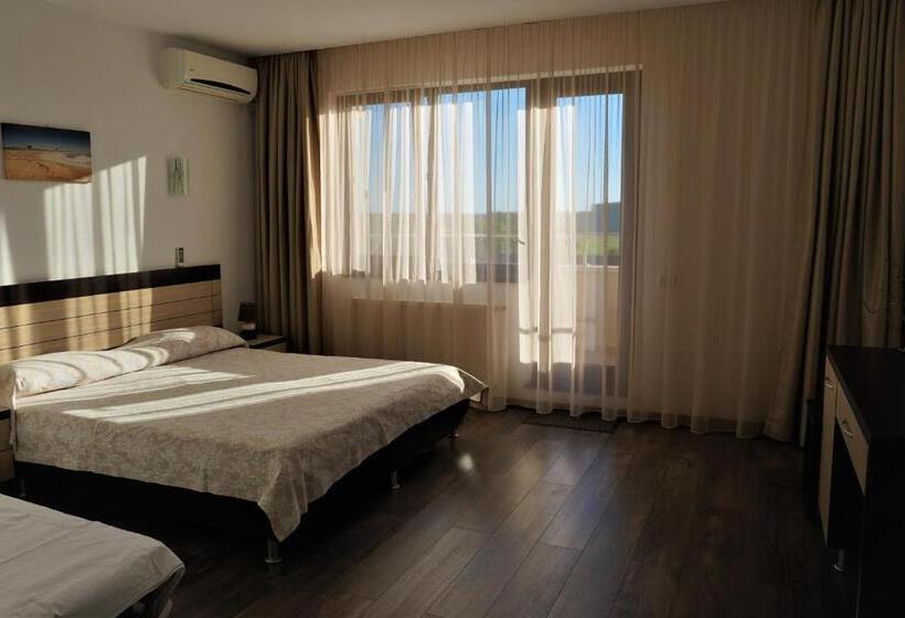 פנסיון Indeep Club