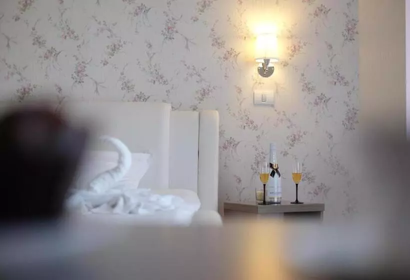 پانسیون Royal Paradise Beach