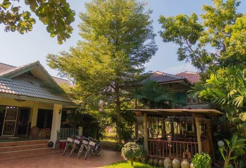 Plus Hostel Ayutthaya