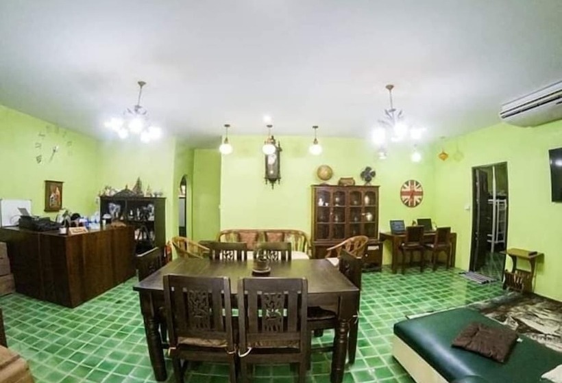 Plus Hostel Ayutthaya