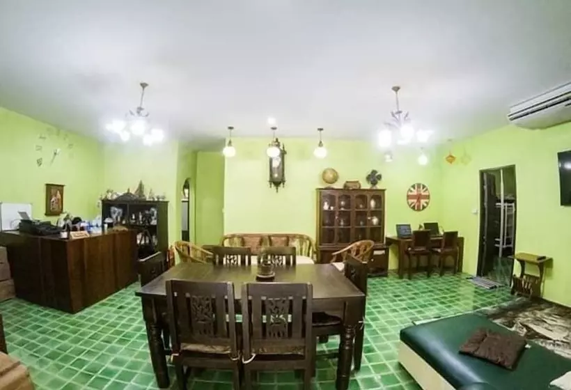Plus Hostel Ayutthaya