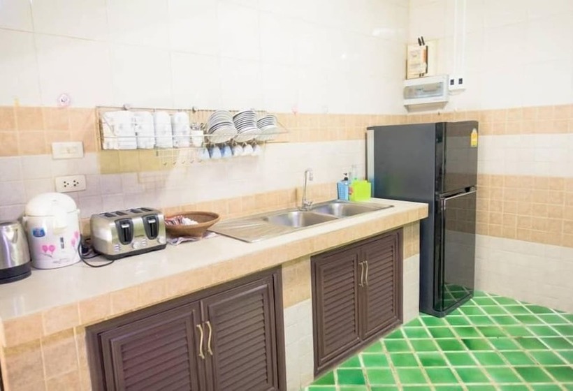 Plus Hostel Ayutthaya