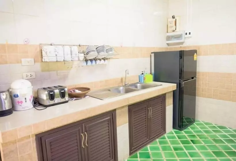 Plus Hostel Ayutthaya