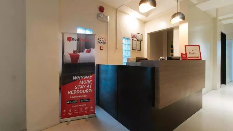 Reddoorz @ Golite Old Albay   Hostel