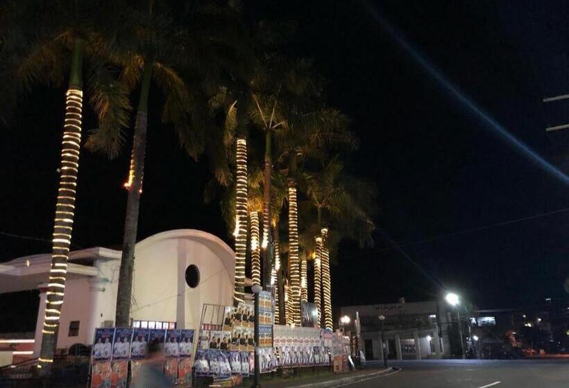 Reddoorz @ Golite Old Albay   Hostel