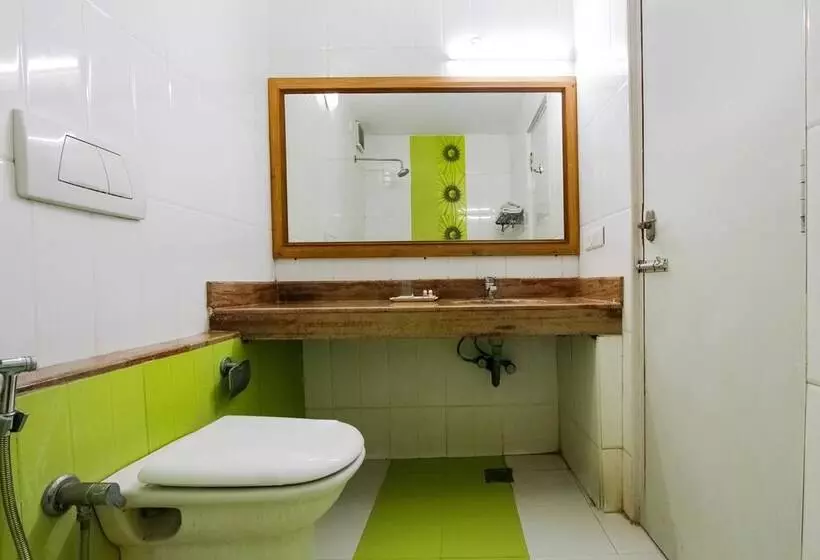 Capital O 61144 Hotel Raj