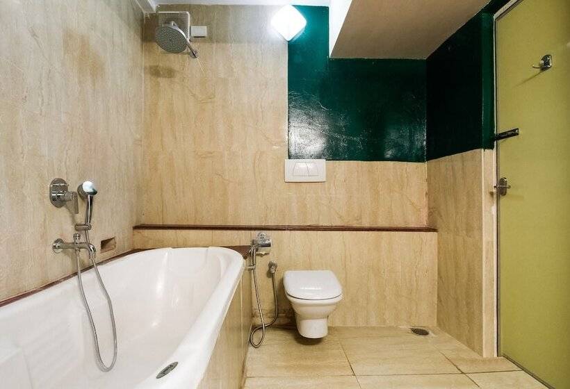 Capital O 61144 Hotel Raj