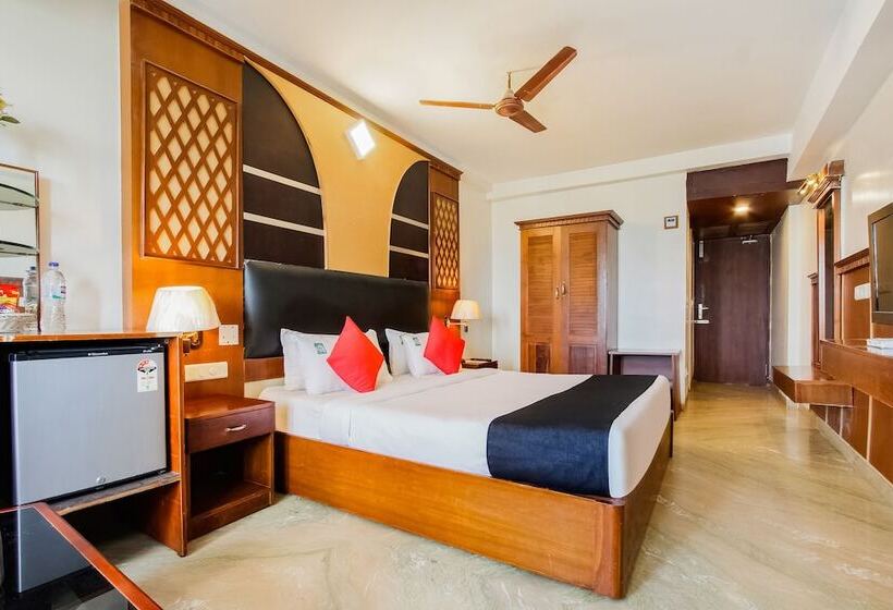 Capital O 61144 Hotel Raj