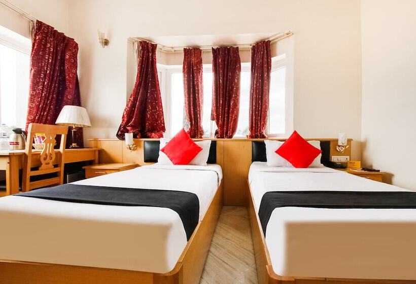 Capital O 61144 Hotel Raj