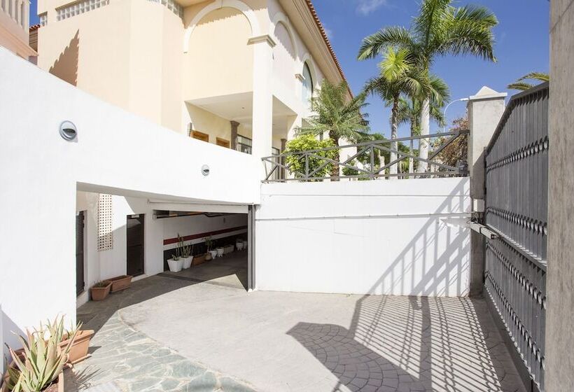 Отель Atlas Suites Tenerife