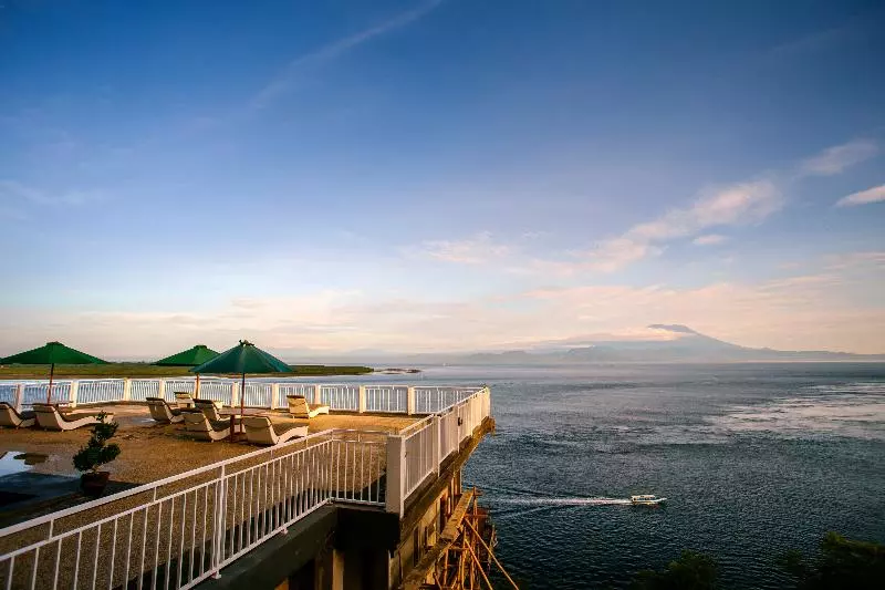 ホテル Samuh Sunset Nusa Penida By Pramana Villas