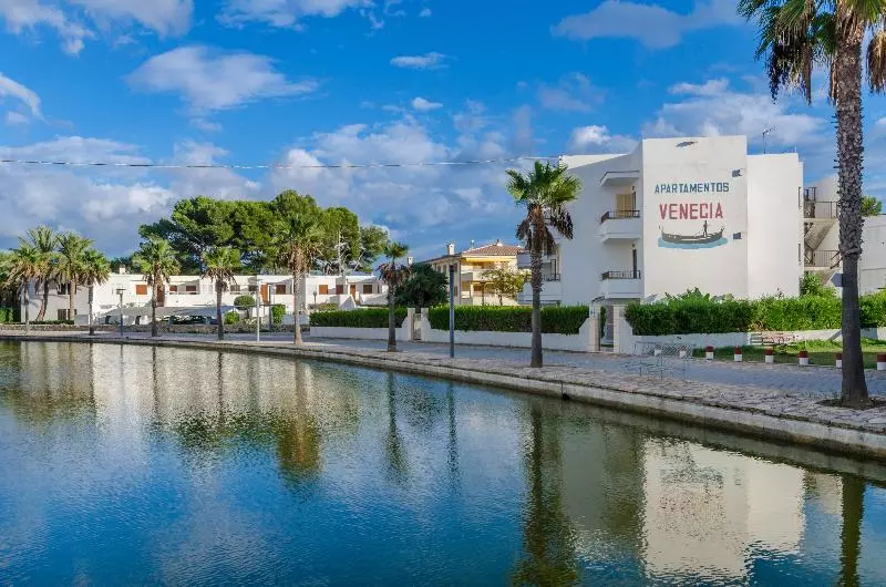 هتل Yourhouse Venecia Apartments