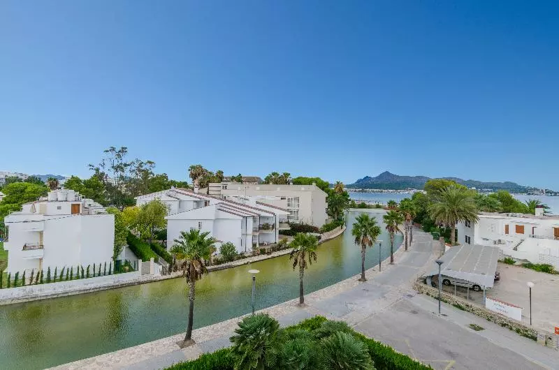 هتل Yourhouse Venecia Apartments