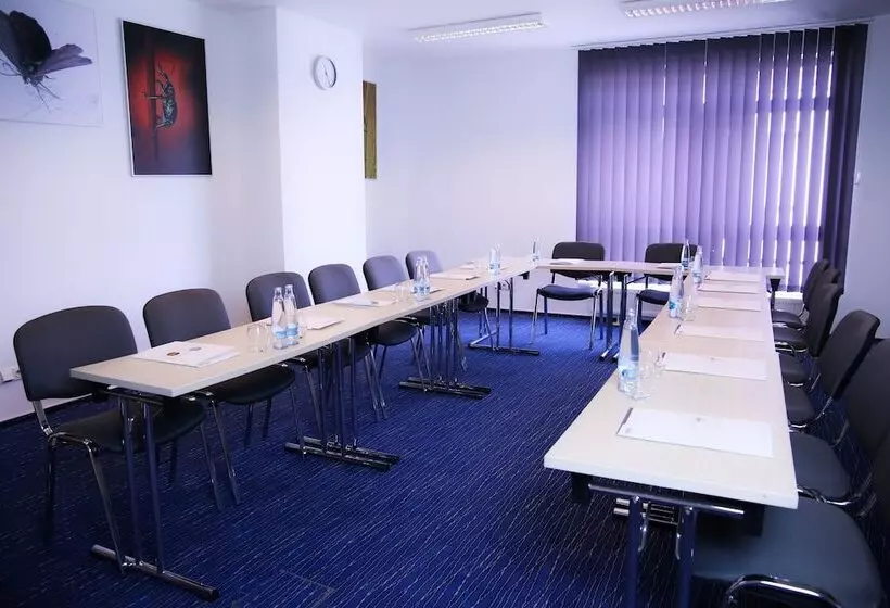 Academic Hotel & Congress Centre