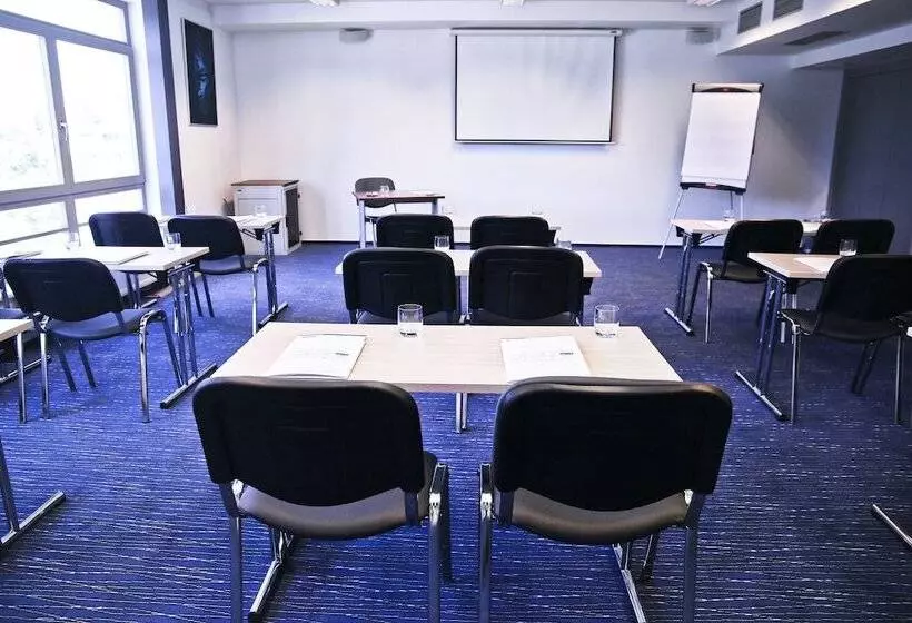 Academic Hotel & Congress Centre