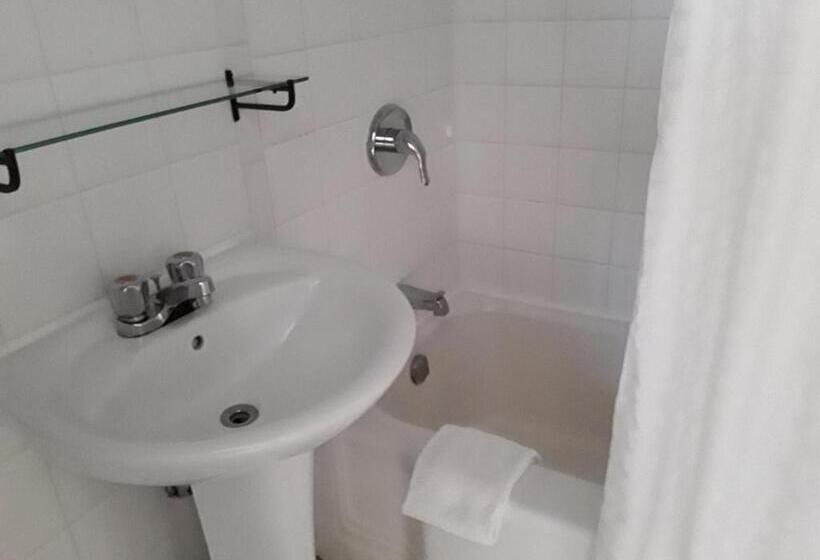 Отель Auberge Michel Doyon