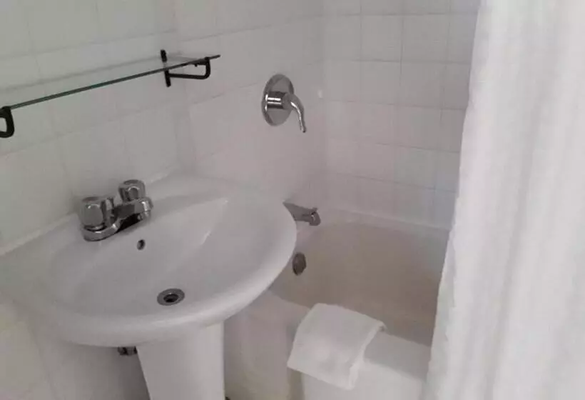 Отель Auberge Michel Doyon