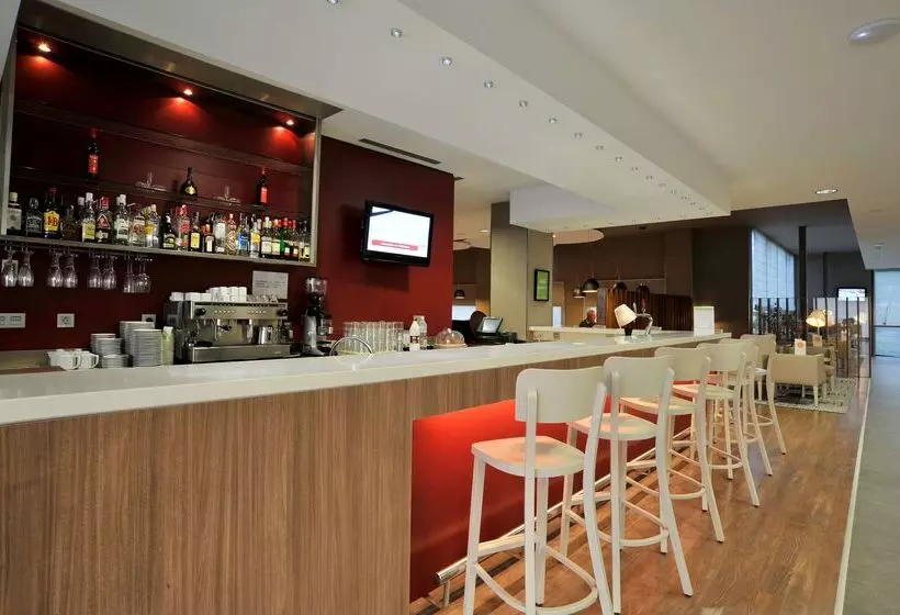 酒店 Travelodge Málaga Airport