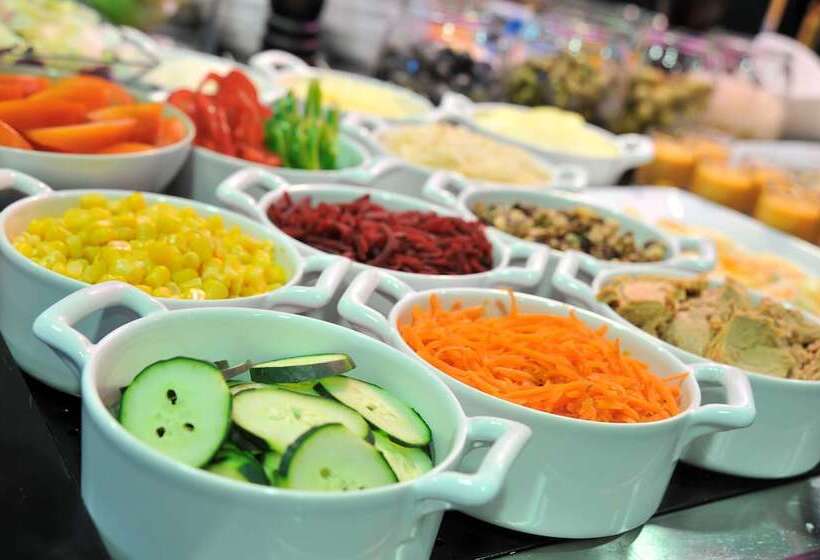 هتل Travelodge Málaga Airport