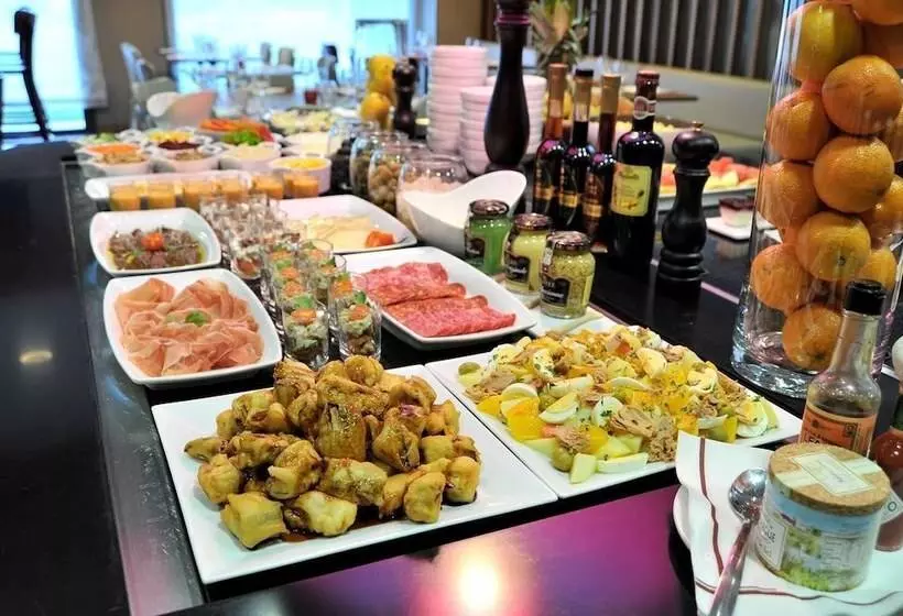 酒店 Travelodge Málaga Airport