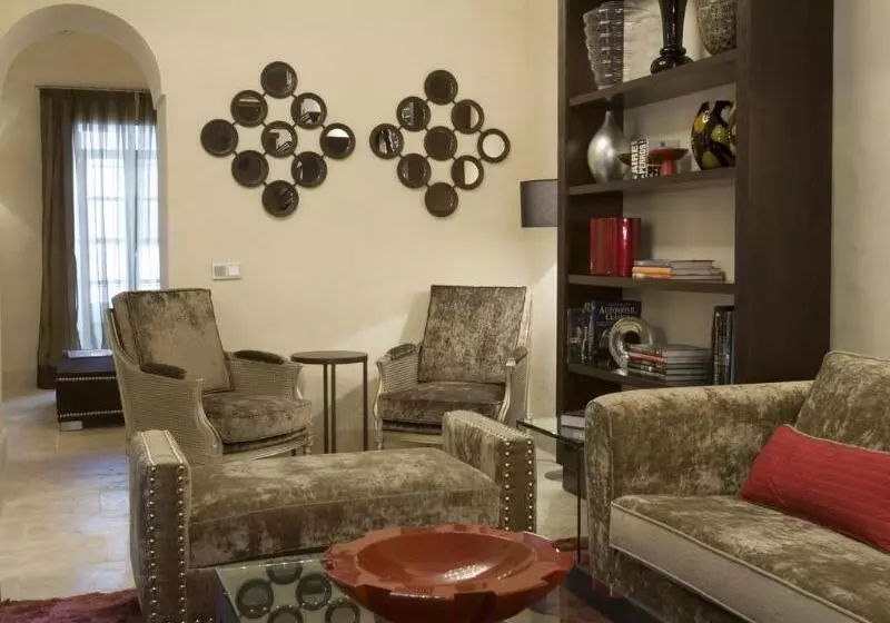 Otel Claude Marbella