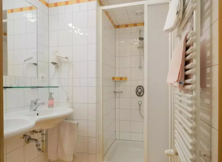 Отель Ferienhof Neusacher Moser