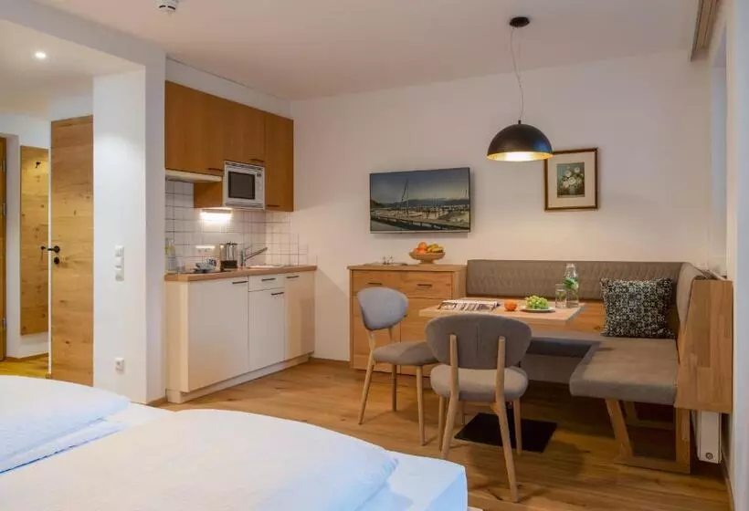 Отель Ferienhof Neusacher Moser