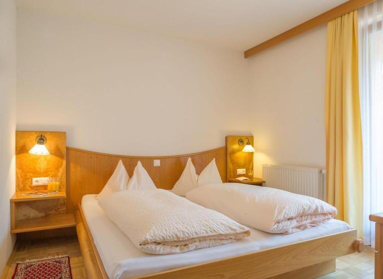 ホテル Ferienhof Neusacher Moser