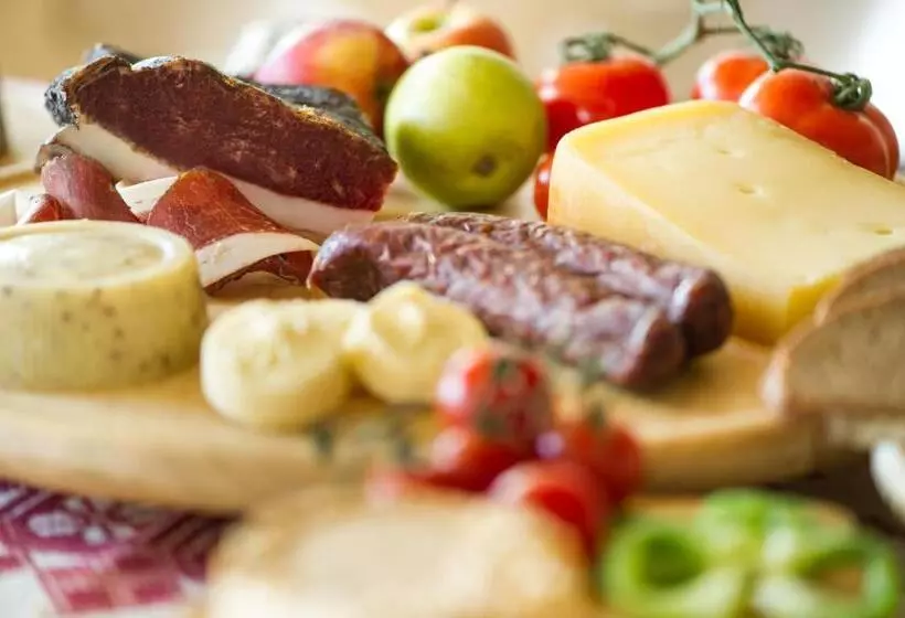 Отель Ferienhof Neusacher Moser