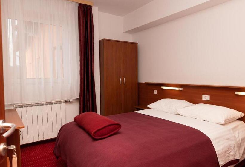 Отель Mirni Kutak