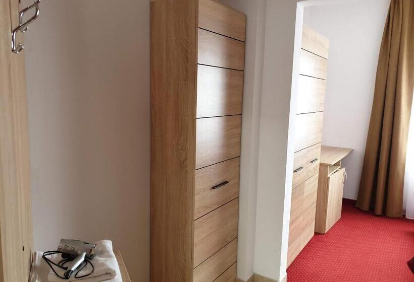 Отель Mirni Kutak