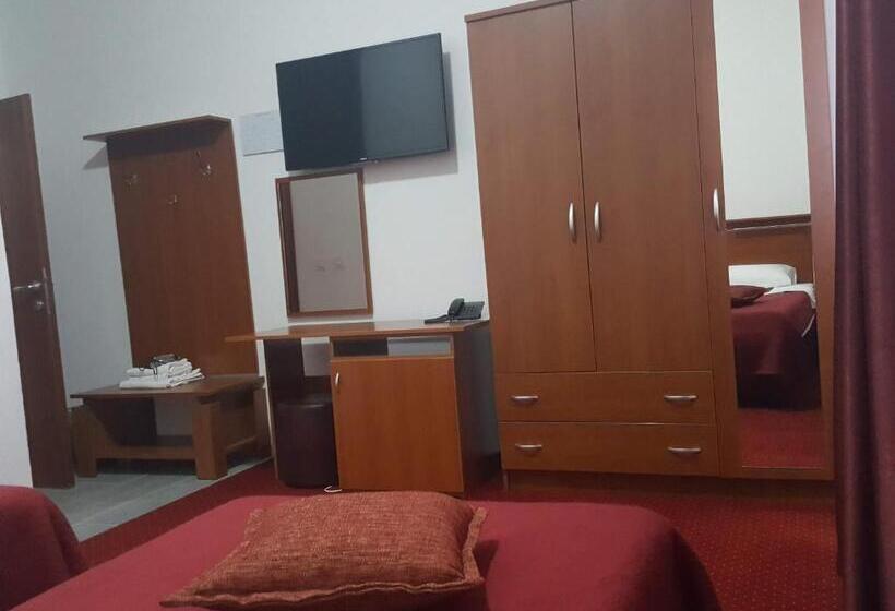 Отель Mirni Kutak