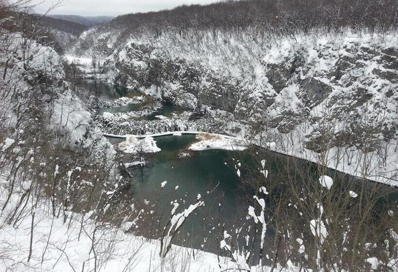 Отель Mirni Kutak