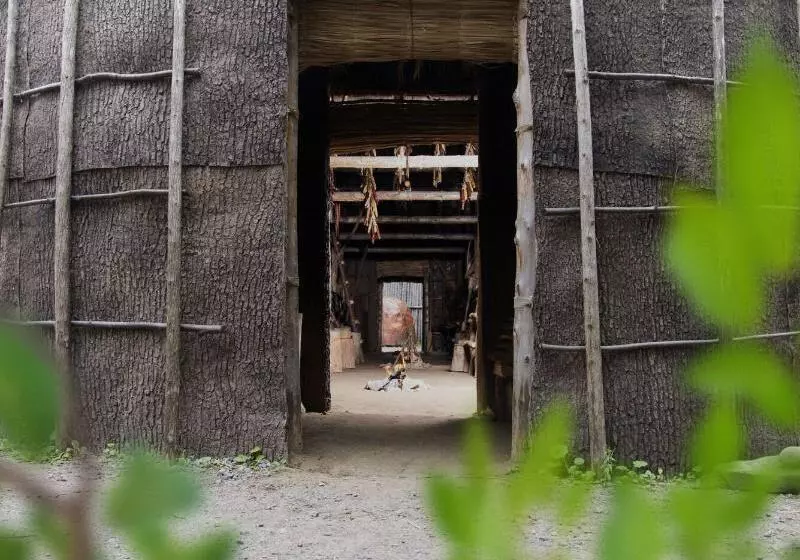 هتل Musee Premieres Nations