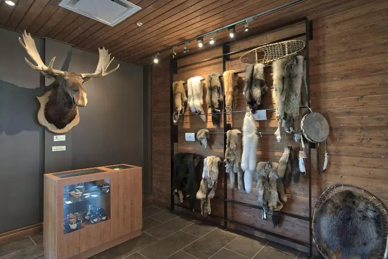 هتل Musee Premieres Nations