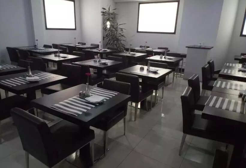 ホテル Nap Oviedo