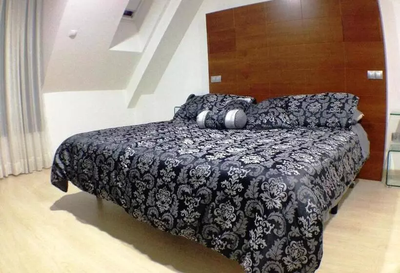 ホテル Nap Oviedo