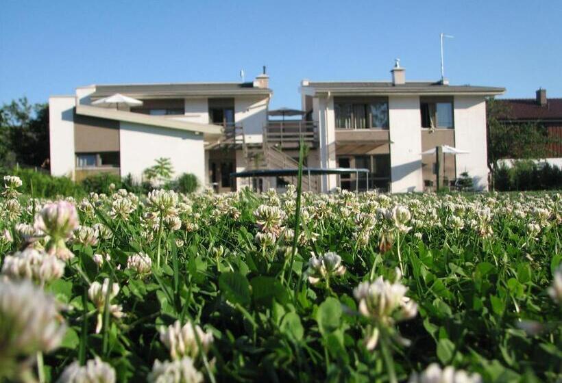 هتل Prieka Pietura