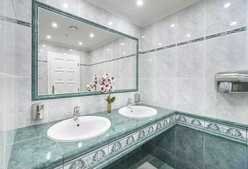 فندق Resort Martin & Kristyna