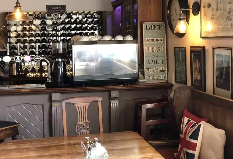 Отель The New Inn