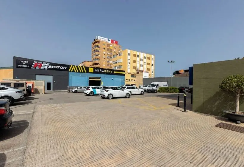 هتل Travelodge Málaga Airport