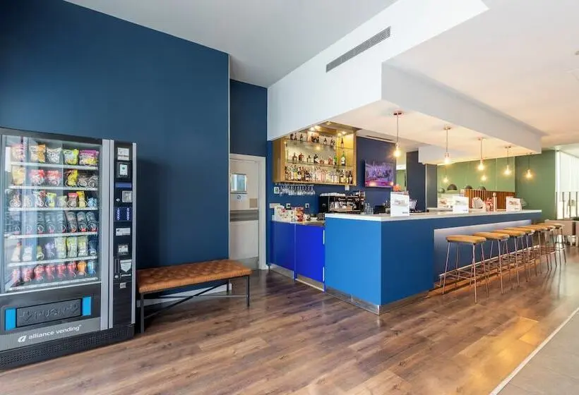 هتل Travelodge Málaga Airport